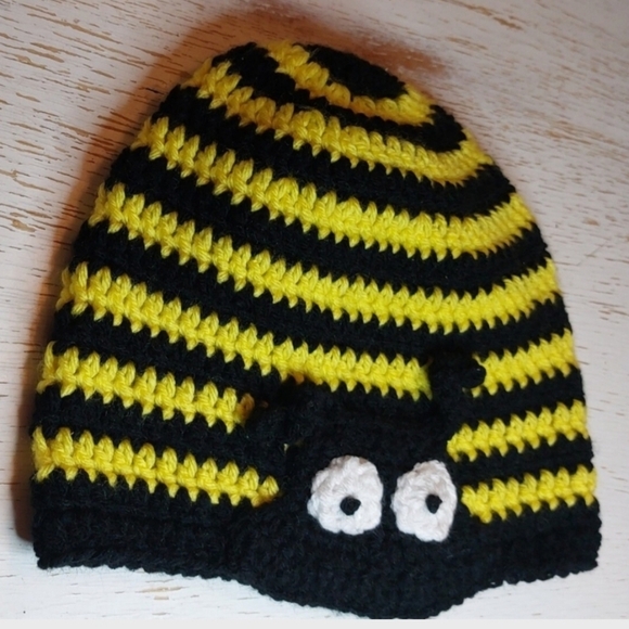 Bumble Bee Adult Handmade Beanie Crochet Stocking Hat Animal Winter Warm Cozy - Picture 3 of 6